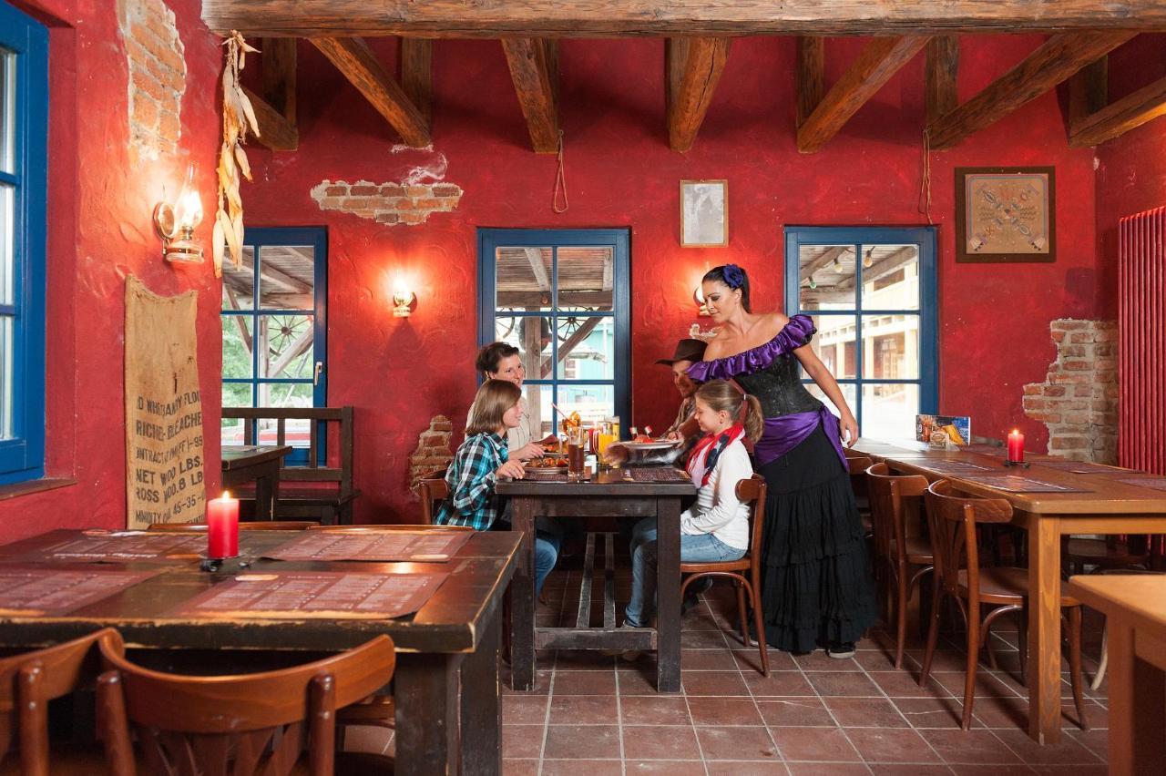 אגינג Pullman City Westernstadt מראה חיצוני תמונה